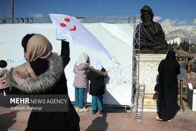 بادبادک‌های همدلی در آسمان تهران