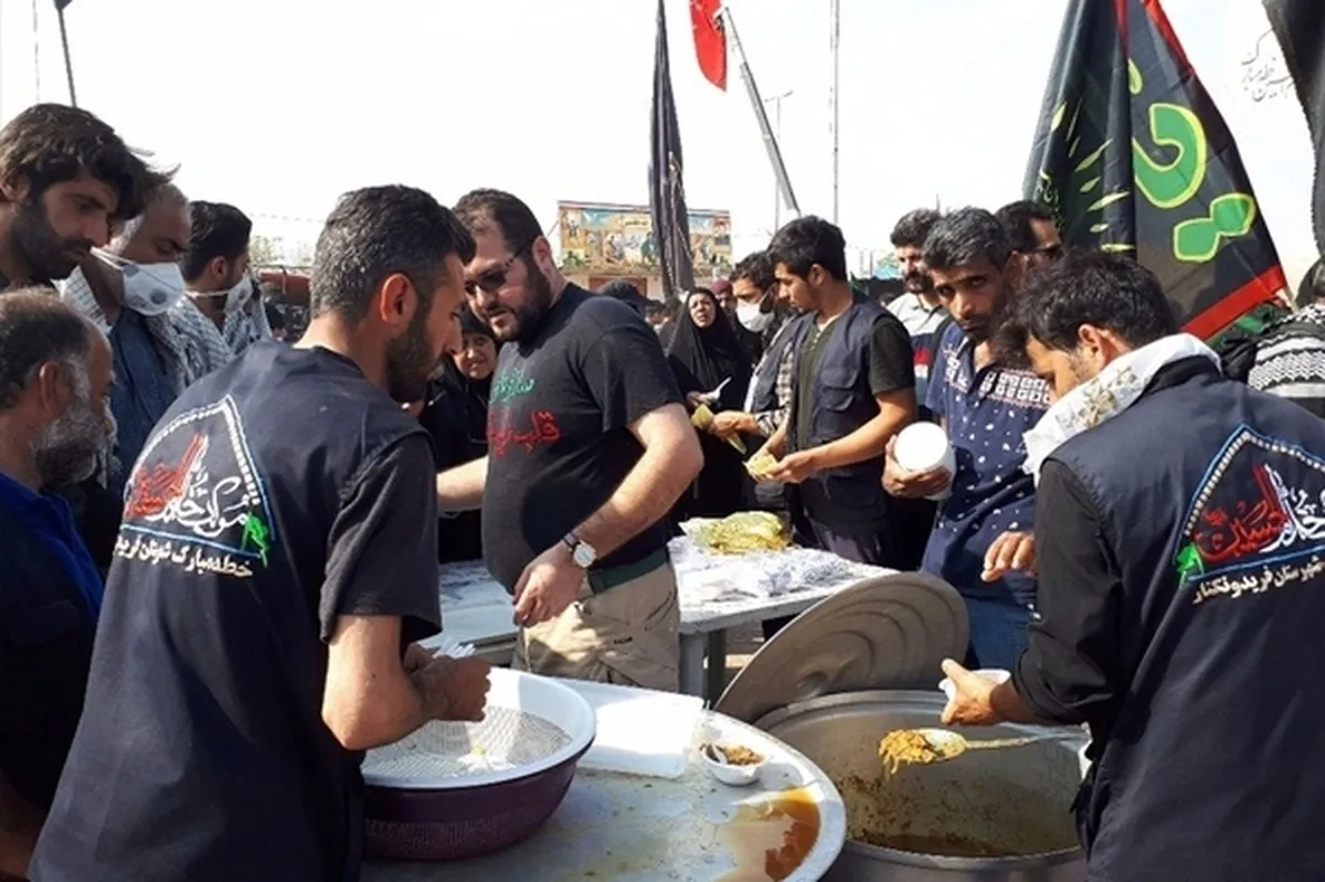 خدمت‌رسانی مواکب آستان‌قدس به زائران اربعین حسینی؛ از مرز‌های ایران تا عراق