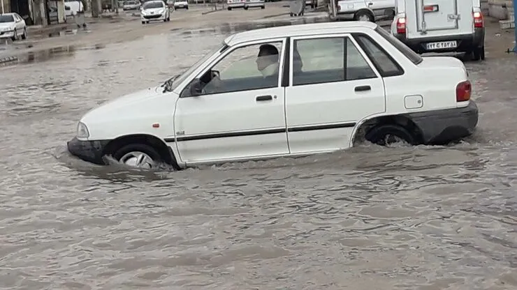 ویدئو| آبگرفتگی شدید معابر بندرگناوه با نخستین بارش پاییزی