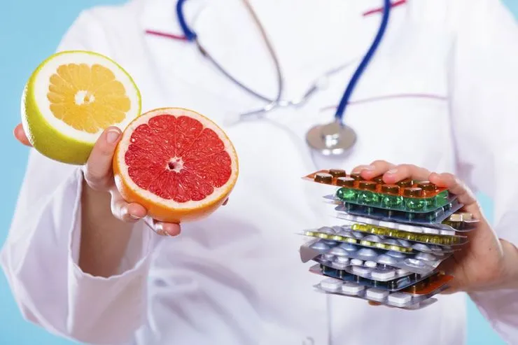 قرص‌هایتان را با آب گریپ‌فروت نخورید
