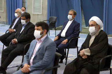 دیدار جمعی از مسئولان نظام و مهمانان شرکت کننده در کنفرانس وحدت اسلامی با رهبر معظم انقلاب
