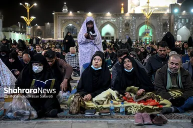 مراسم احیاء شب ۱۹ ماه رمضان در حرم مطهر رضوی