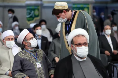 دیدار جمعی از مسئولان نظام و مهمانان شرکت کننده در کنفرانس وحدت اسلامی با رهبر معظم انقلاب