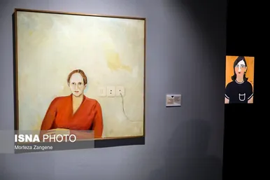 عکس‌هایی از نمایشگاه «به گزارش زنان» در موزه هنرهای معاصر تهران