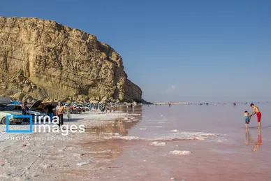 گزارش تصویری | بازگشت گردشگران به دریاچه ارومیه
