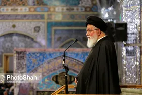 آیت&zwnj;الله علم&zwnj;الهدی: دولت و مجلس باید موانع مشارکت مردم در تولید را حذف کنند