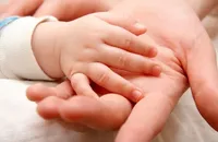 تولد نوزاد پسری با وزن بیش از ۵ کیلوگرم در در بیمارستان امام رضا (ع) کرمانشاه + تصویر
