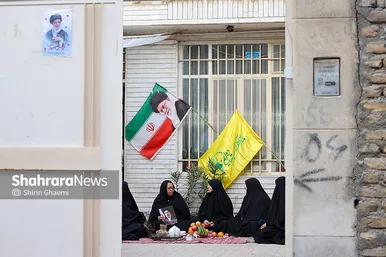 گزارش تصویری | بانوان مشهدی برای مردم حاضر در خیابان ها غذای نذری می پزند