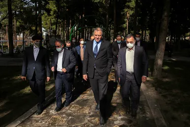 کاشت درخت صلح و دوستی با حضور نمایندگان کشورهای همسایه در مشهد