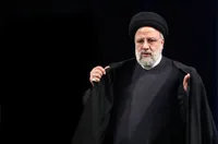 ویدئو | کاشت نهال در پاکستان توسط رئیس‌جمهور