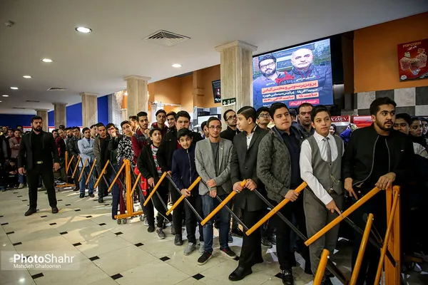 اکران «مطرب» با حضور پرویز پرستویی و محسن کیایی در سینما هویزه مشهد