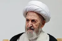 حضرت آیت‌الله سبحانی دروس خود را با هدف تداوم مشارکت گسترده طلاب و روحانیون در میدان تعطیل کرد