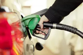 قیمت سوخت در ۱۸ ایالت آمریکا از چهار دلار بیشتر شد