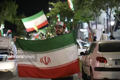 گزارش تصویری | پنجاه‌ودومین موج از حضور حماسی شبانه مردم مشهد در خیابان‌ها