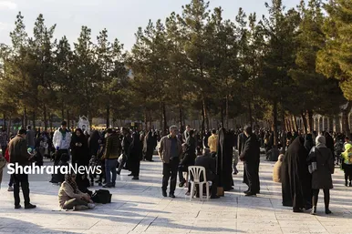 آیین چراغ برات در آرامگاه خواجه ربیع