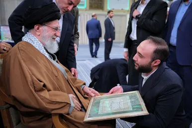 دیدار جمعی از شاعران و اهالی فرهنگ و ادب فارسی با رهبر انقلاب