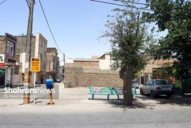 گلایه برخی شهروندان از نبود سایبان و صندلی در ایستگاه&zwnj;های اتوبوس | بیش از نیمی از ایستگاه&zwnj;های اتوبوس مشهد سایبان ندارد