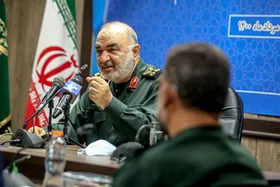 فرمانده کل سپاه: دشمن هرچه تلاش می&zwnj;کند از مسیر خود دور می&zwnj;شود| واکنش مردم در مقابل دشمن تمام&zwnj;کننده است