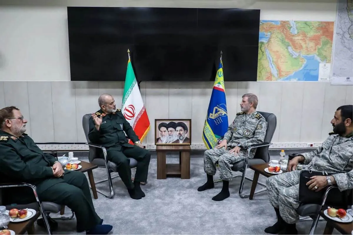نشست مشترک فرماندهان کل سپاه و ارتش به میزبانی سرلشکر وحیدی برگزار شد (۲۱ شهریور ۱۴۰۵)