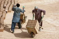رقابت نابرابر کارگر ایرانی با ۸.۵ میلیون کارگر افغانستانی