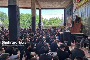 ظهر عاشورا در هیئت قندهاری‌های مشهد