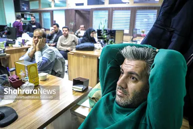 تماشای مسابقه فوتبال ایران و ژاپن در موسسه شهرآرا
