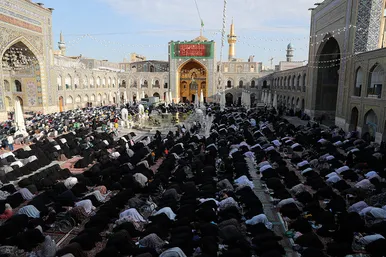 نماز عید قربان در حرم مطهر رضوی