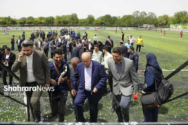 گزارش تصویری | آیین بهره‌برداری از اولین زمین فوتبال چمن‌مصنوعی استاندارد در مشهد مقدس (۱۰ اردیبهشت ۱۴۰۴)