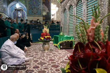 غبارروبی ضریح مطهر رضوی به مناسبت دهه کرامت