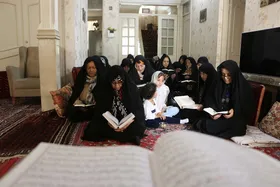 ثبت بیش از ۲۲۰۰ جلسۀ خانگی قرآن در ۲ ماه اخیر (اسفند ۱۴۰۴ و فروردین ۱۴۰۵)