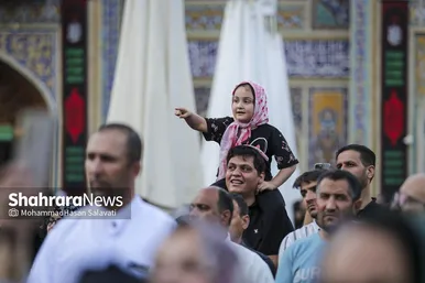 گزارش تصویری | آئین اذن عزای حسینی و تعویض پرچم گنبد حرم مطهر رضوی همزمان با آغاز ماه محرم