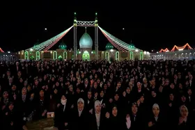 ۱۱۰۰ دانش&zwnj;آموز معتکف مسجد جمکران علیه ترامپ رجزخوانی کردند + فیلم