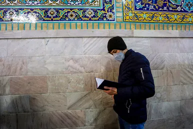 چراغانی حرم مطهر امام رضا (ع) به مناسبت مبعث پیامبر (ص)