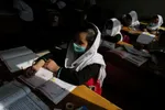 دختران افغان مشتاق بازگشت به مدارس + عکس و فیلم