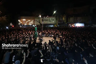 عکس‌هایی از مراسم علم کشیِ مهاجران افغانستانی در گلشهر مشهد