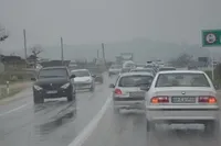 جاده‌های خراسان رضوی بارانی و لغزنده است (۱۴ دی ۱۴۰۲)