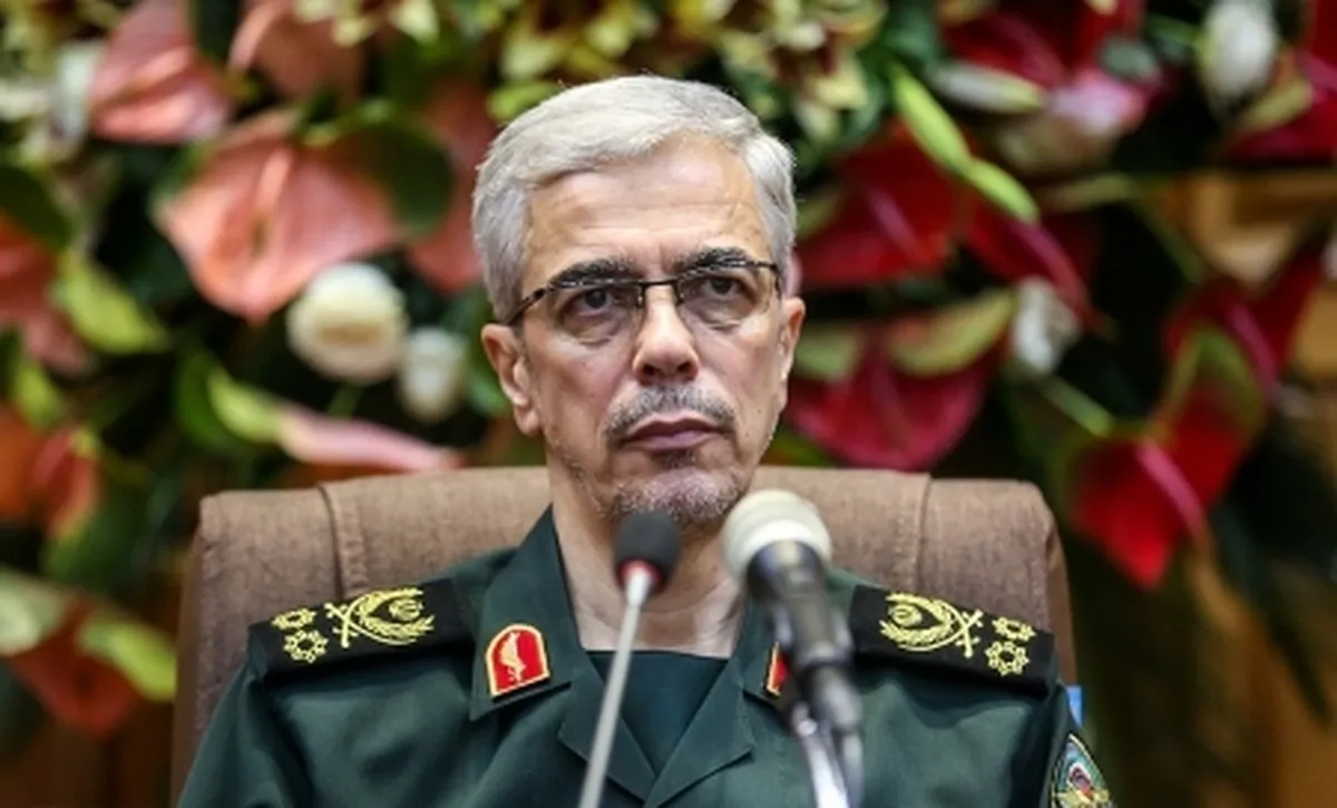 سرلشکر باقری: دشمن در میدان جنگ شناختی و ترکیبی در پی تسخیر ذهن‌ها و فروپاشی اراده مردم است