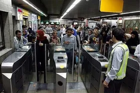 واکنش معاون وزیر کشور به تهیه بلیط مترو با کدملی | برای مهاجران قانونی کد صادر می&zwnj;شود