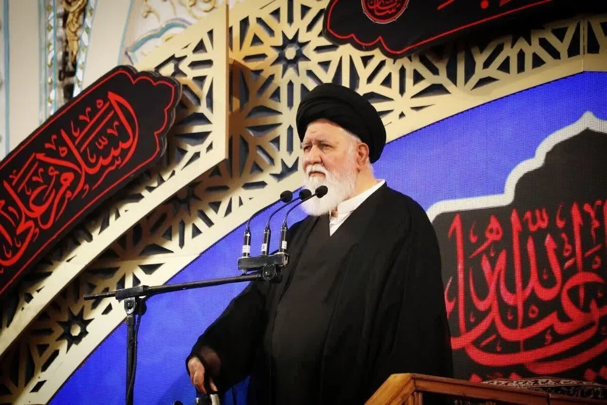 آیت‌الله علم‌الهدی: تسامح در دین خواست دشمن است | دانش، استقلال کشور را تضمین می‌کند