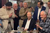 ویدئو| هم‌خوانی «امشب شب مهتابه» با حضور علی نصیریان و چهره‌های فرهنگی