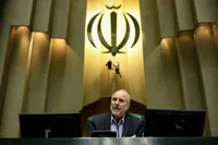 رئیس مجلس: دولت تمام ظرفیت‌ها را برای تأمین کالاهای مورد نیاز شب عید مردم به کار برد
