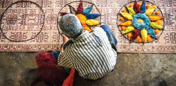 درباره هنر قدیمی نمدبافی در مشهد | جانبخشی به یک هنر سنتی درباره هنر قدیمی نمدبافی در مشهد | جانبخشی به یک هنر سنتی
