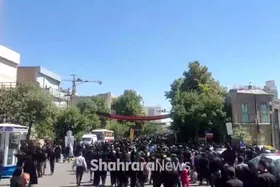 ویدئو | عزاداری زائران امام رضا(ع) در خیابان آیت&zwnj;الله شیرازی مشهدمقدس
