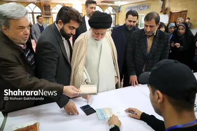 حضور مسئولان استان خراسان‌رضوی پای صندوق‌های رای