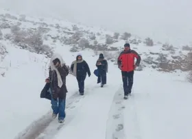 نجات ۳ بانوی گرفتار در برف در ارتفاعات شهرستان دنا (۷ دی ۱۴۰۴)
