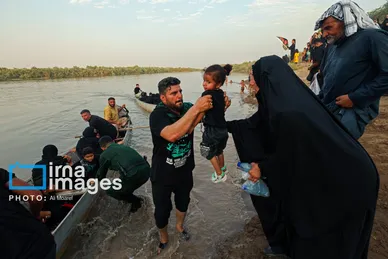 عکس‌هایی از استقبال اهالی خلیفه حیدر از زائران کربلا
