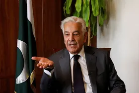 هشدار وزیر دفاع پاکستان در مورد بروز جنگ با افغانستان