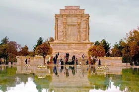 بازدید رایگان از آرامگاه&zwnj; شاعران در ۲۵ اردیبهشت، روز بزرگداشت فردوسی + جزئیات