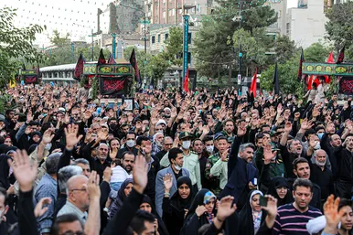 تشییع پیکر مطهر 5 شهید مدافع حرم در مشهد