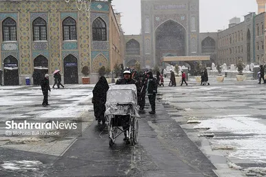 گزارش تصویری | یک روز برفی در حرم مطهر امام رضا(ع) - ۲۱ بهمن ۱۴۰۳